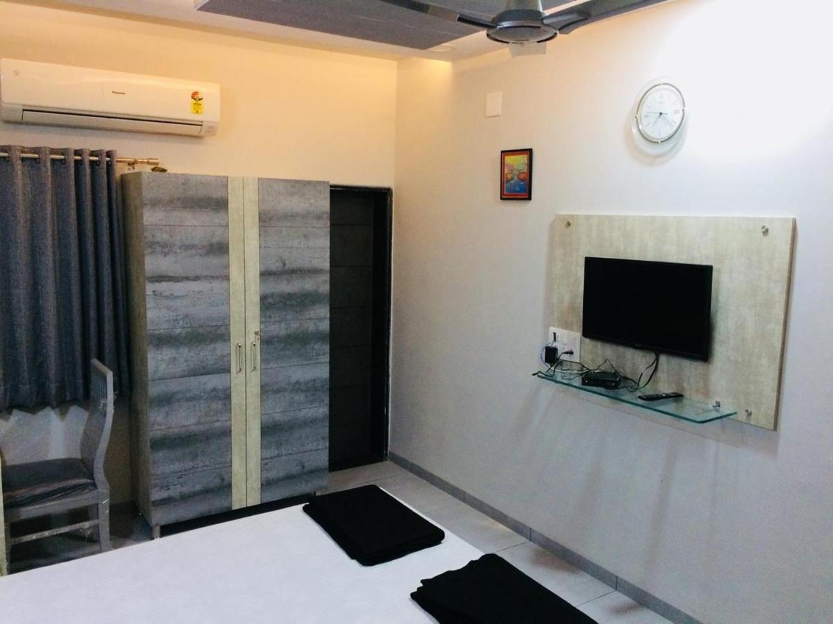 Laxmi Film City Resort Vadodara Luaran gambar